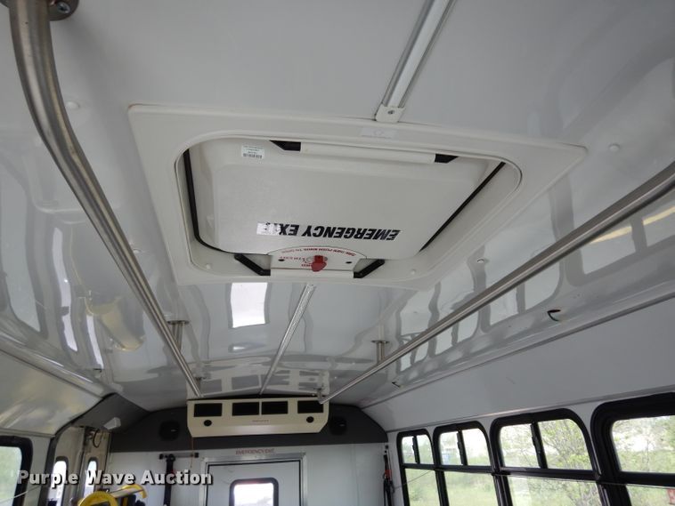 image for item DG6463 2011 Ford Econoline E450 Super Duty Aerotech shuttle bus