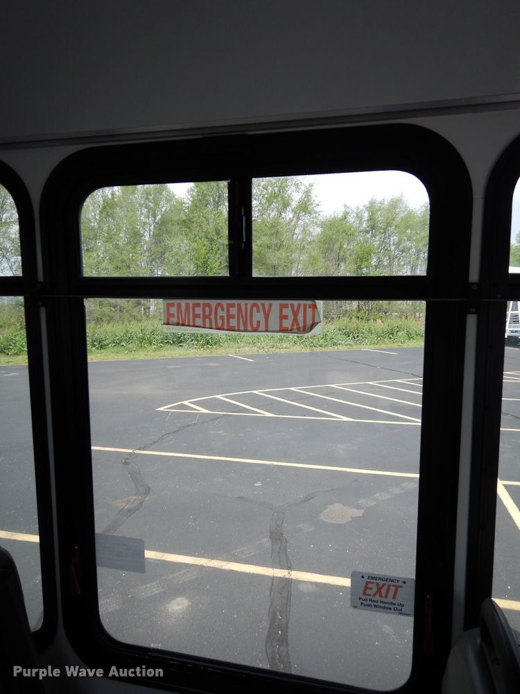 image for item DG6463 2011 Ford Econoline E450 Super Duty Aerotech shuttle bus