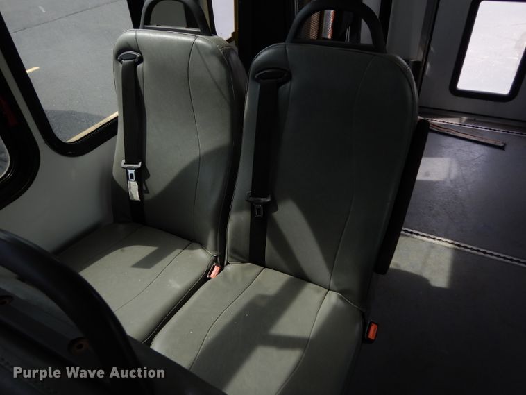 image for item DG6463 2011 Ford Econoline E450 Super Duty Aerotech shuttle bus