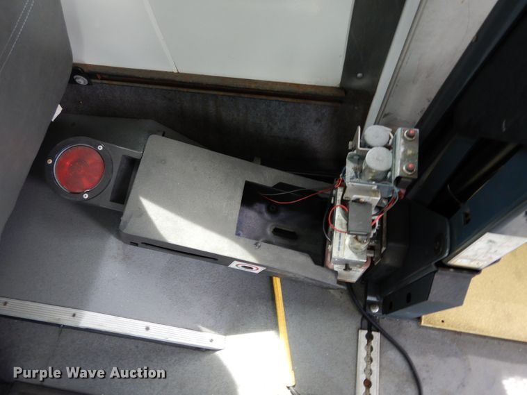 image for item DG6463 2011 Ford Econoline E450 Super Duty Aerotech shuttle bus