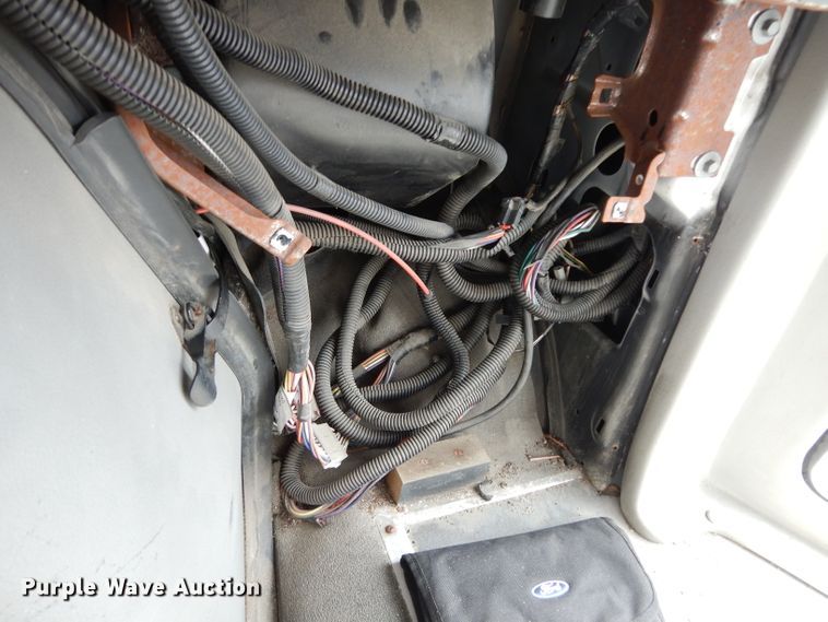 image for item DG6463 2011 Ford Econoline E450 Super Duty Aerotech shuttle bus