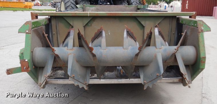 image for item DG6493 John Deere 785 manure spreader