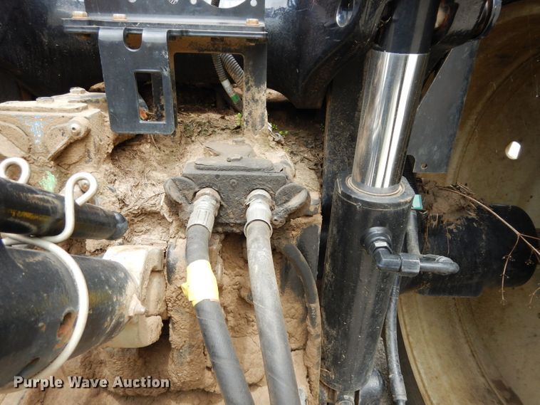 image for item DG6493 John Deere 785 manure spreader