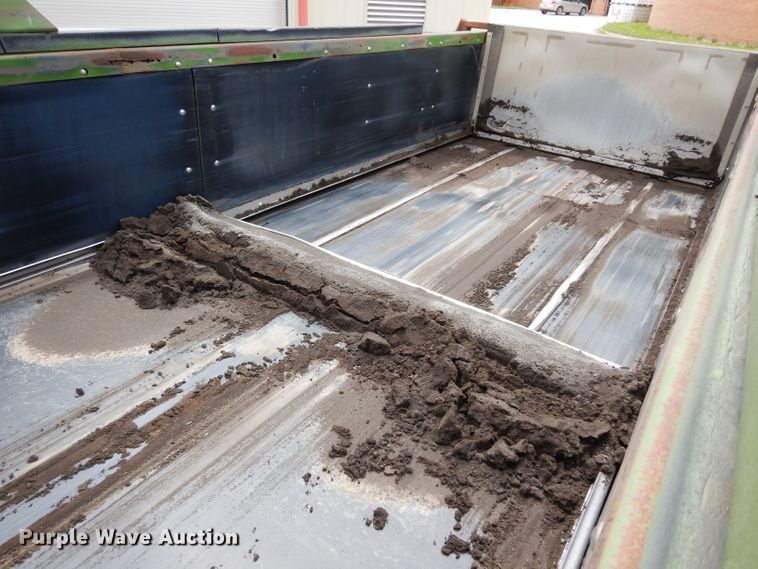 image for item DG6493 John Deere 785 manure spreader