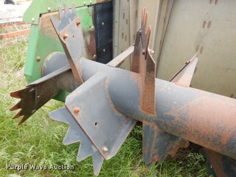 image for item DG6494 John Deere 780 manure spreader