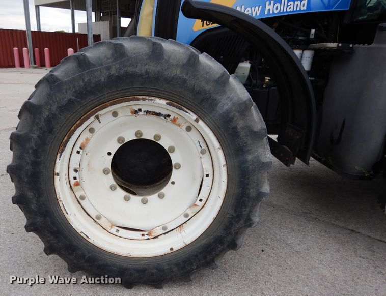 image for item DG6498 New Holland TG215 tractor