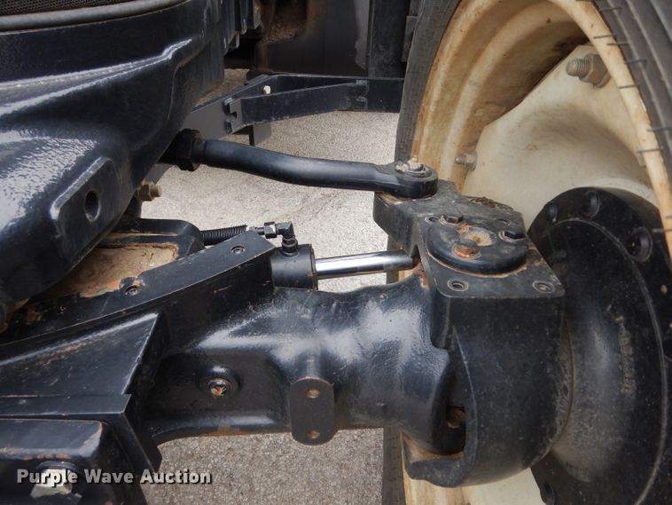 image for item DG6498 New Holland TG215 tractor