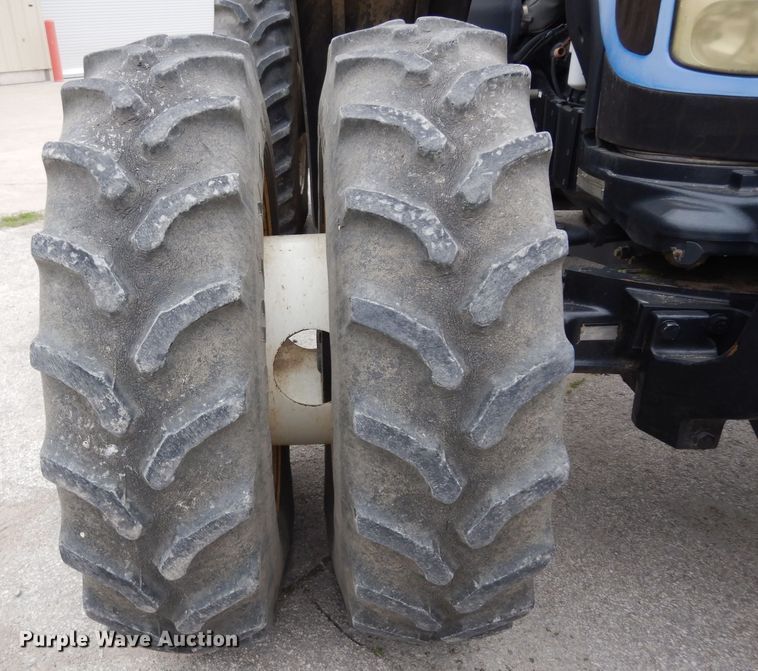 image for item DG6498 New Holland TG215 tractor