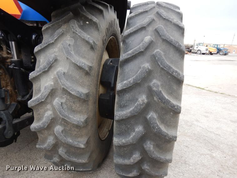 image for item DG6498 New Holland TG215 tractor