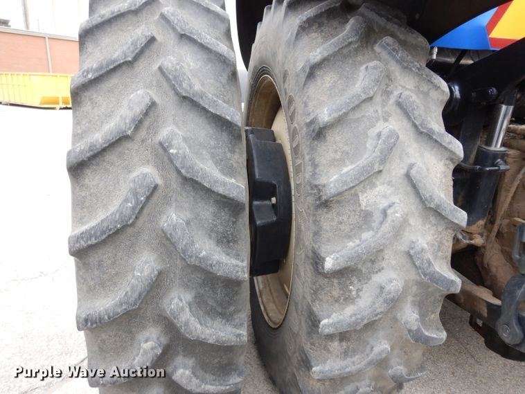 image for item DG6498 New Holland TG215 tractor