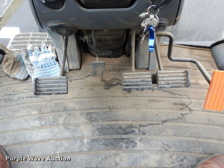 image for item DG6498 New Holland TG215 tractor