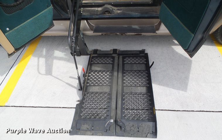 image for item DH4906 1998 Dodge Ram 1500  handicap accessible van