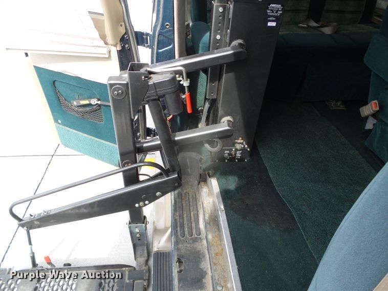 image for item DH4906 1998 Dodge Ram 1500  handicap accessible van