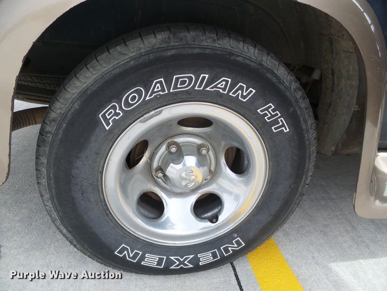 image for item DH4906 1998 Dodge Ram 1500  handicap accessible van