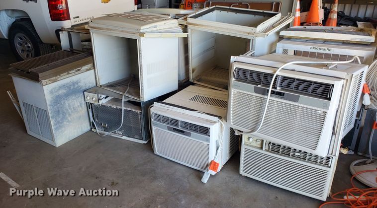 image for item DJ3113 (11) window AC units