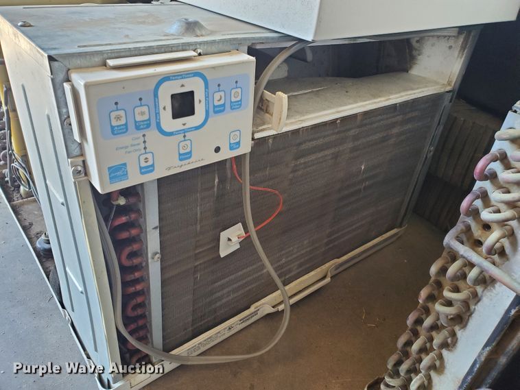 image for item DJ3113 (11) window AC units