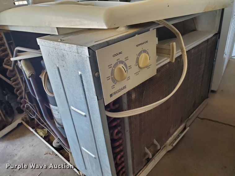 image for item DJ3113 (11) window AC units