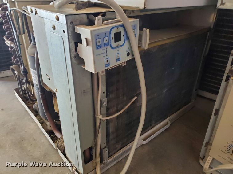 image for item DJ3113 (11) window AC units