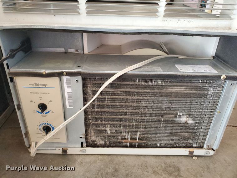 image for item DJ3113 (11) window AC units