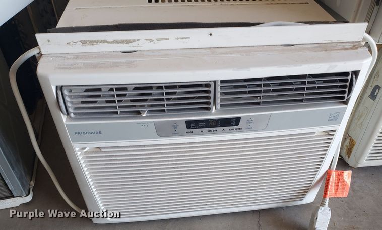 image for item DJ3113 (11) window AC units