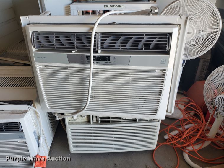 image for item DJ3113 (11) window AC units