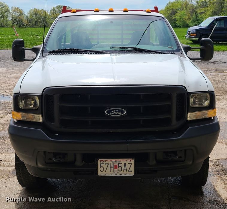 image for item FX9509 2003 Ford F450 Super Duty flatbed truck