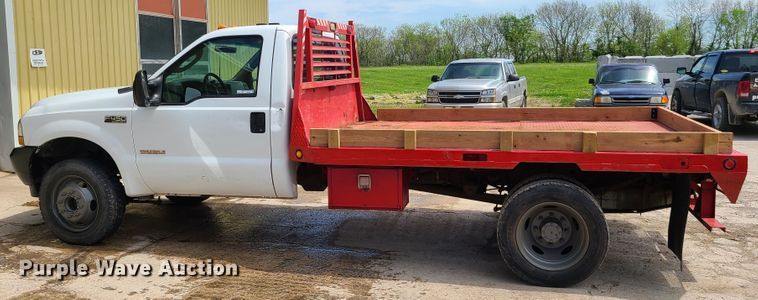 image for item FX9509 2003 Ford F450 Super Duty flatbed truck
