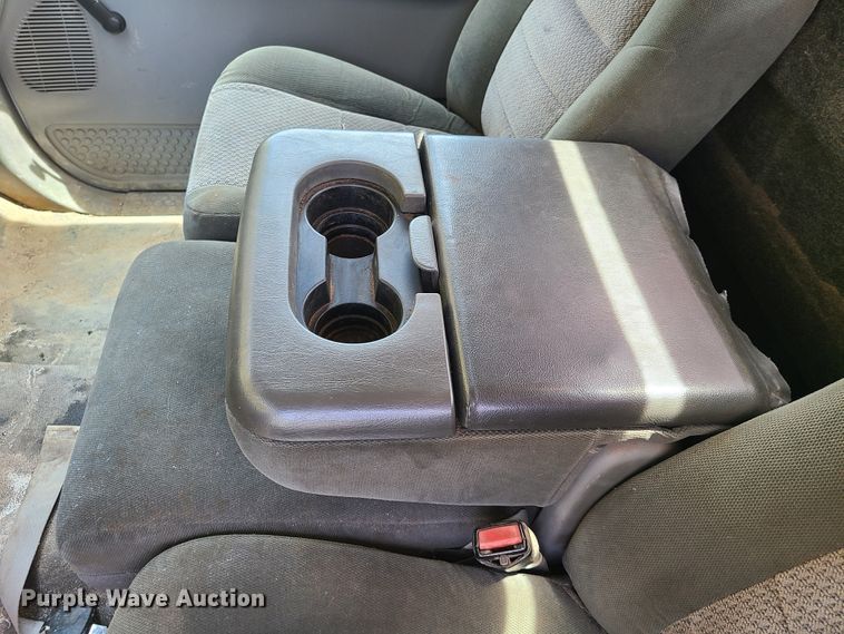 image for item FX9509 2003 Ford F450 Super Duty flatbed truck