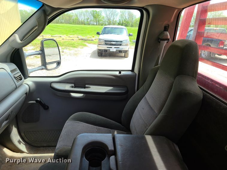 image for item FX9509 2003 Ford F450 Super Duty flatbed truck