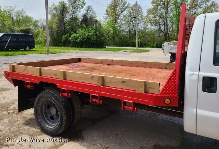 image for item FX9509 2003 Ford F450 Super Duty flatbed truck