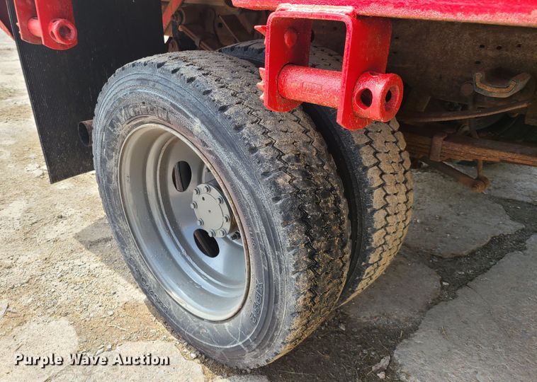 image for item FX9509 2003 Ford F450 Super Duty flatbed truck