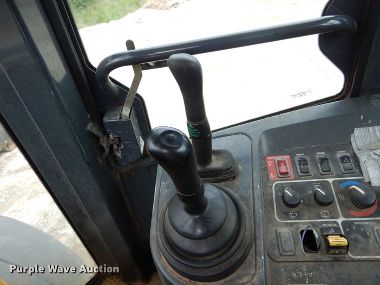 image for item GB9992 2003 John Deere 544H  wheel loader