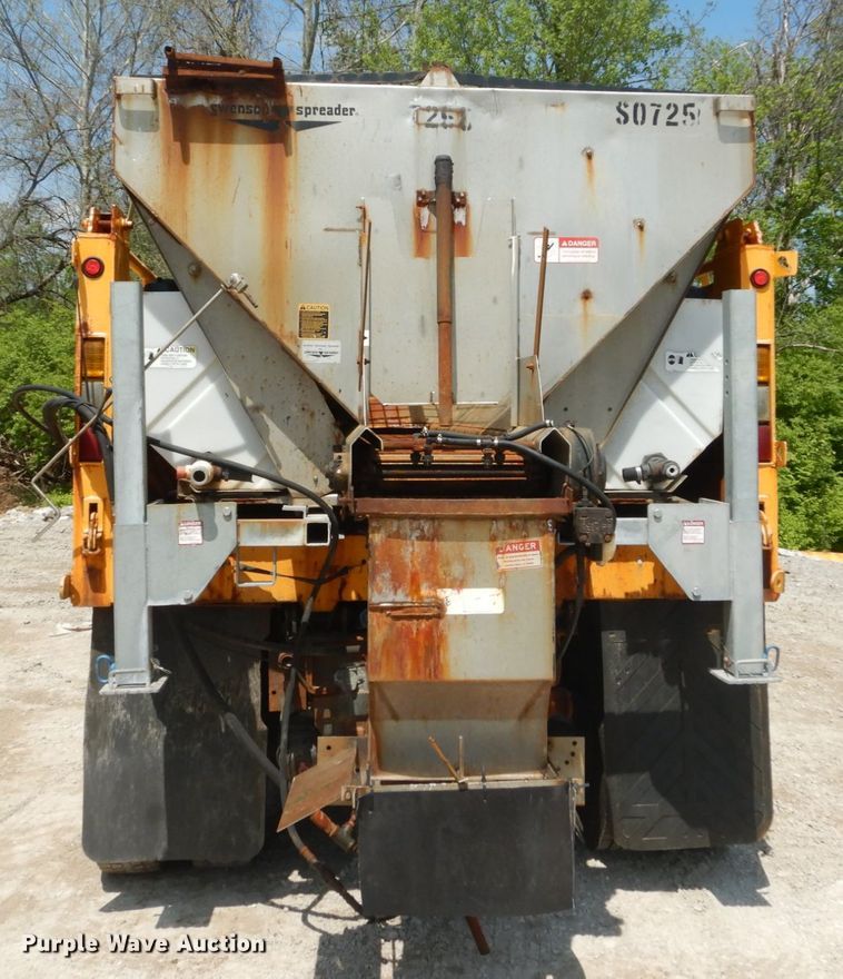 image for item GB9993 2005 International 7600  dump truck