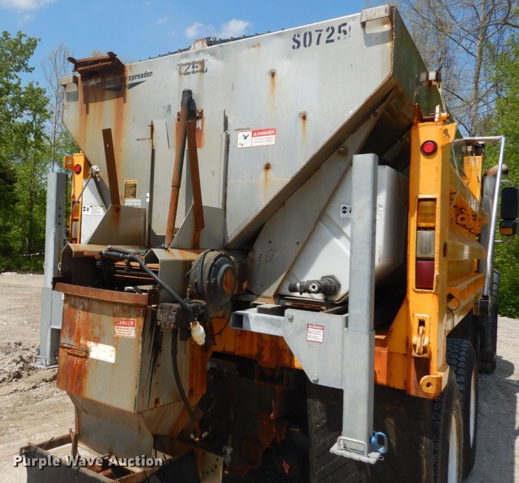 image for item GB9993 2005 International 7600  dump truck