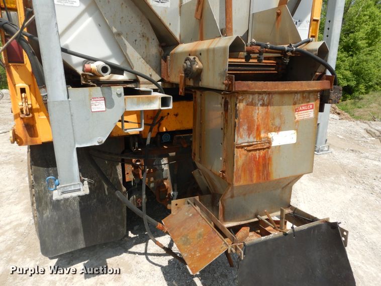 image for item GB9993 2005 International 7600  dump truck