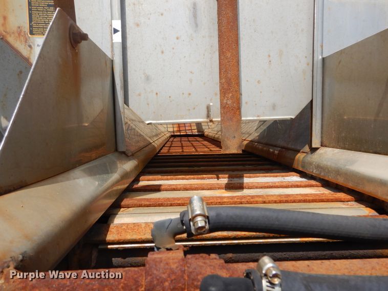 image for item GB9993 2005 International 7600  dump truck