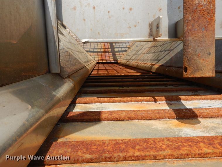 image for item GB9993 2005 International 7600  dump truck