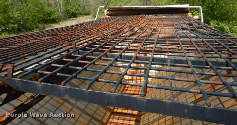 image for item GB9993 2005 International 7600  dump truck