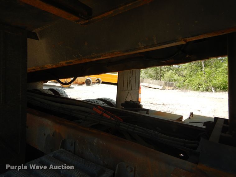 image for item GB9993 2005 International 7600  dump truck