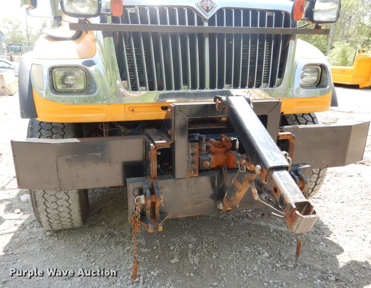 image for item GB9993 2005 International 7600  dump truck