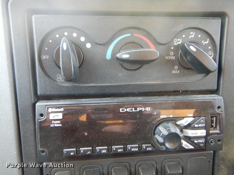 image for item GB9993 2005 International 7600  dump truck