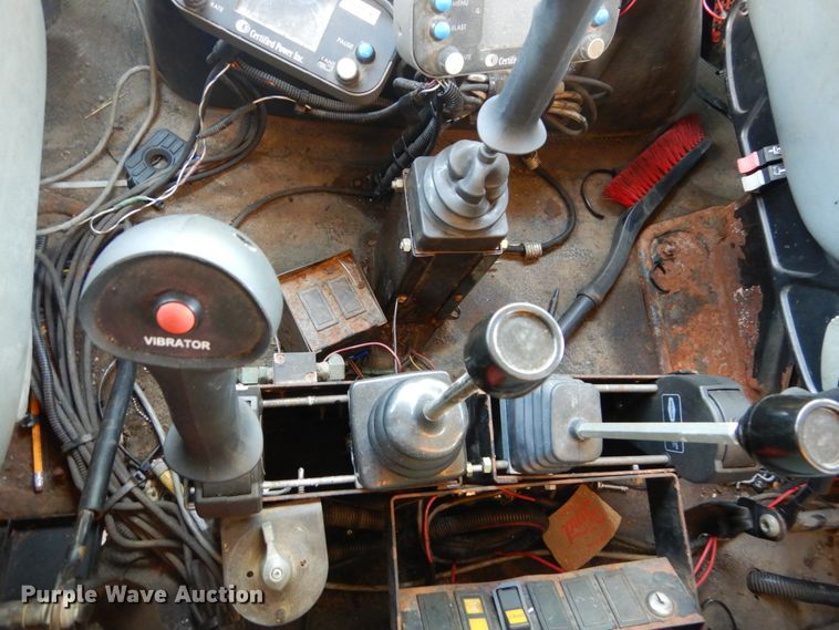 image for item GB9993 2005 International 7600  dump truck