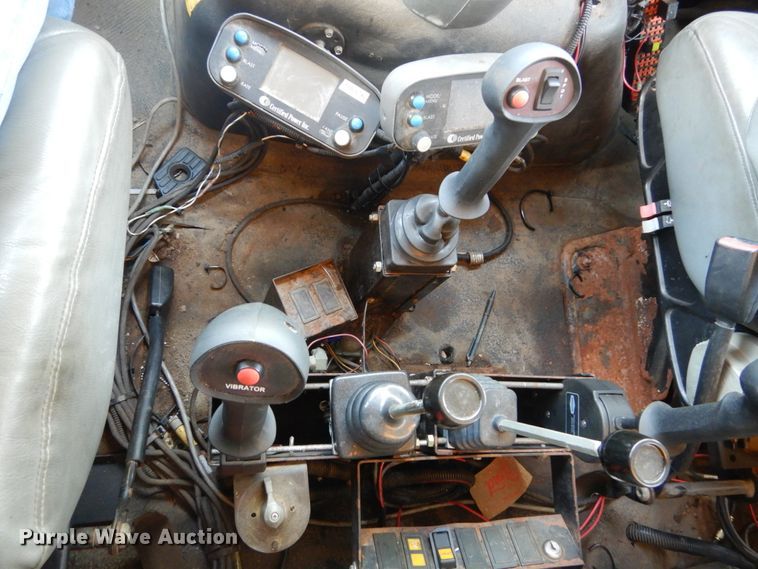 image for item GB9993 2005 International 7600  dump truck