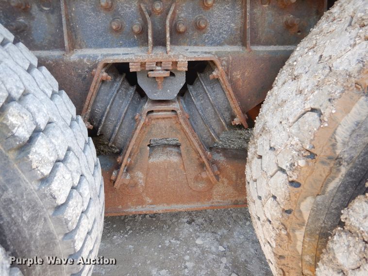 image for item GB9993 2005 International 7600  dump truck