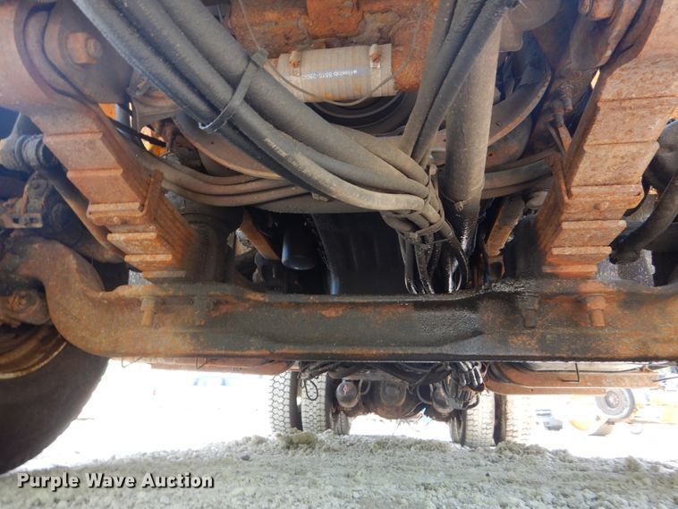 image for item GB9993 2005 International 7600  dump truck