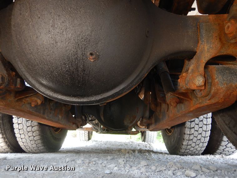 image for item GB9993 2005 International 7600  dump truck