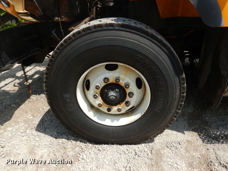 image for item GB9993 2005 International 7600  dump truck