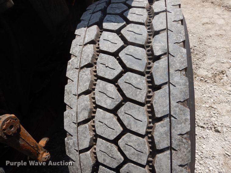 image for item GB9993 2005 International 7600  dump truck