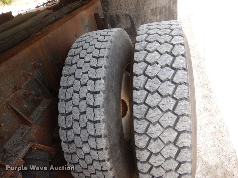 image for item GB9993 2005 International 7600  dump truck