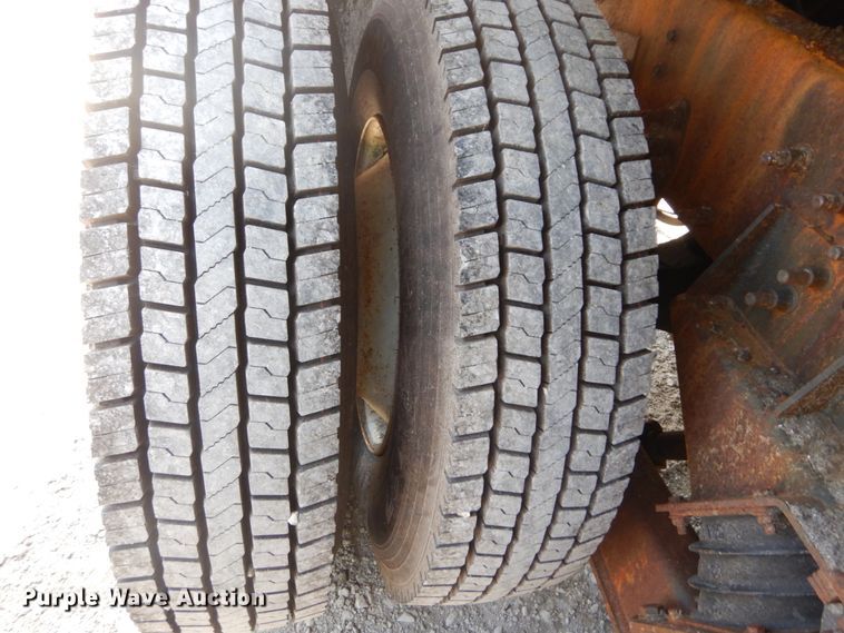 image for item GB9993 2005 International 7600  dump truck